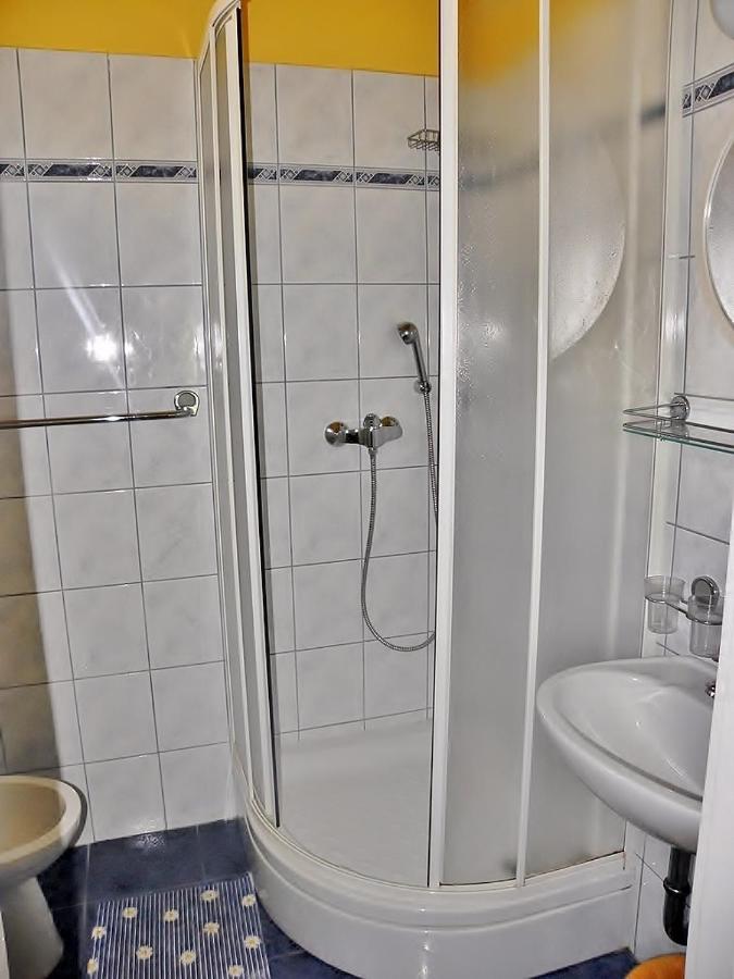 Alemka Apartment Banjol Ngoại thất bức ảnh